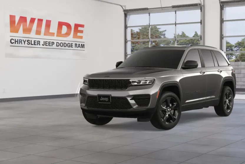2025 Jeep Grand Cherokee Laredo photo 1