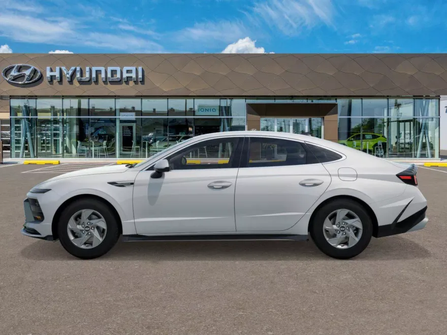 2025 Hyundai Sonata SE photo 1