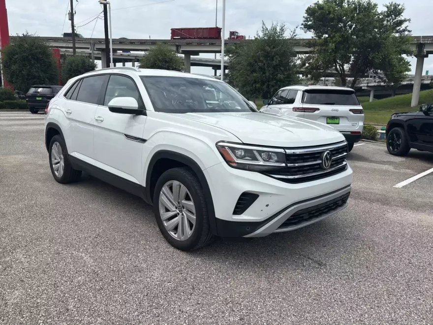2022 Volkswagen Atlas Cross Sport V6 SE Technology photo 1