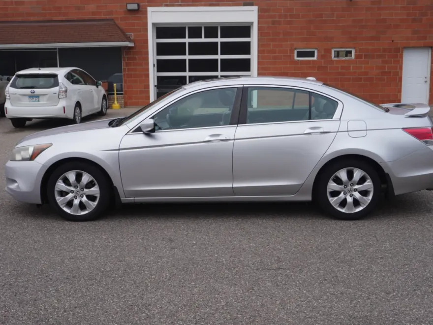 2010 Honda Accord EX-L photo 1