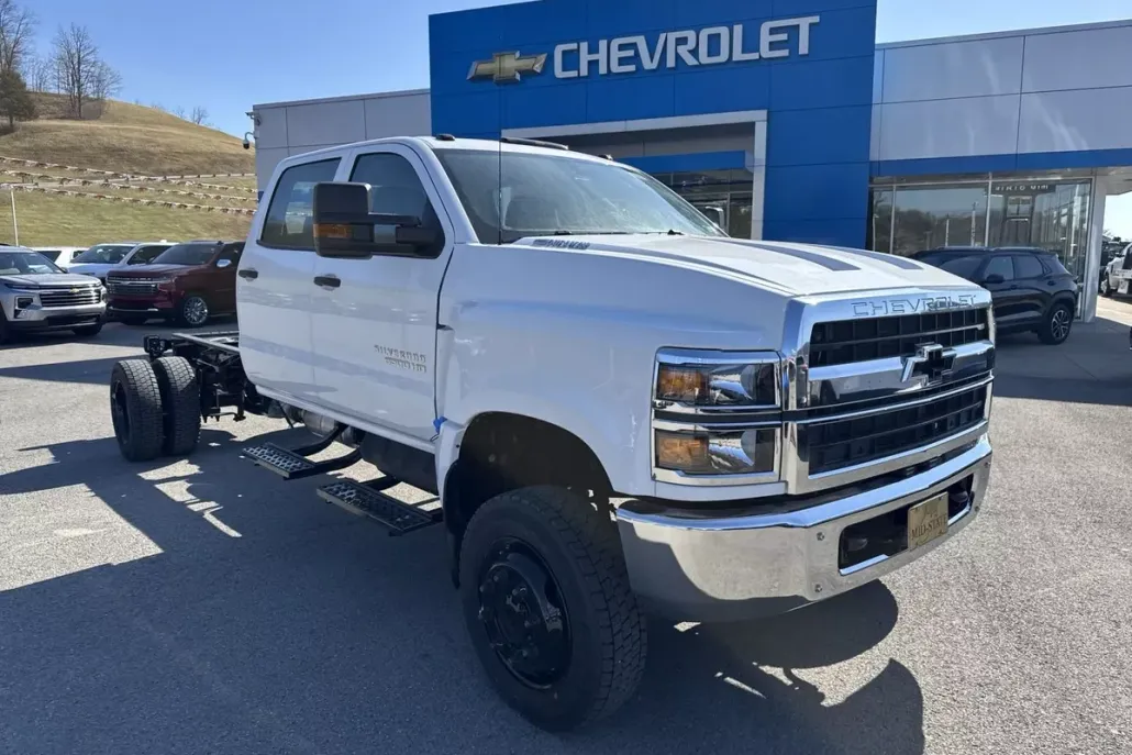 2024 Chevrolet Silverado 6500HD Work Truck photo 1
