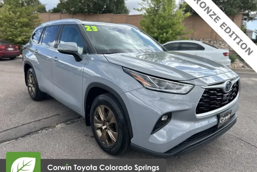 2023 Toyota Highlander Hybrid XLE photo 1