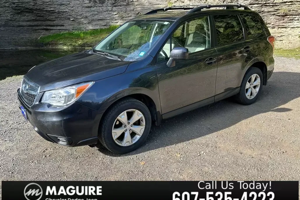 2015 Subaru Forester 2.5i Premium photo 1
