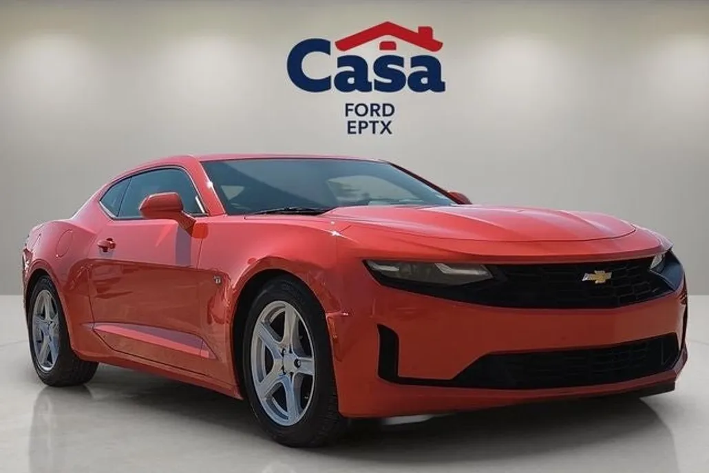 2019 Chevrolet Camaro 1LT photo 1