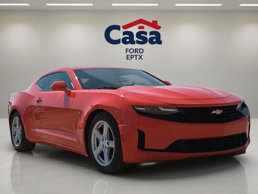 2019 Chevrolet Camaro 1LT photo 1