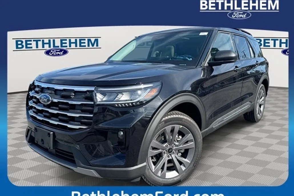 2025 Ford Explorer photo 1