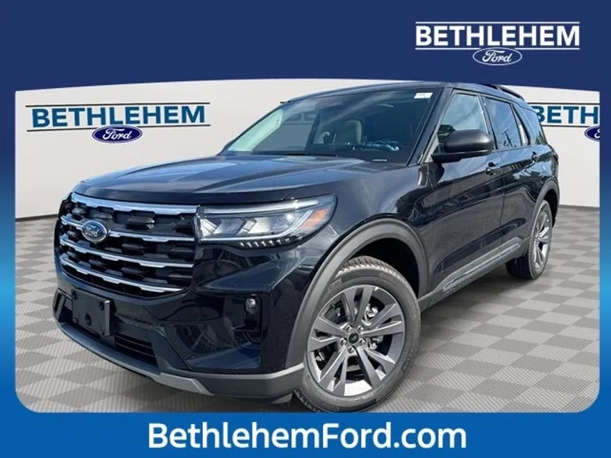 2025 Ford Explorer photo 1