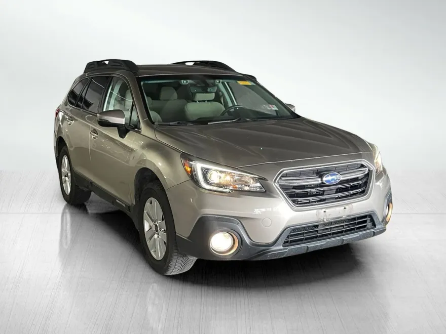 2018 Subaru Outback 2.5i Premium photo 1