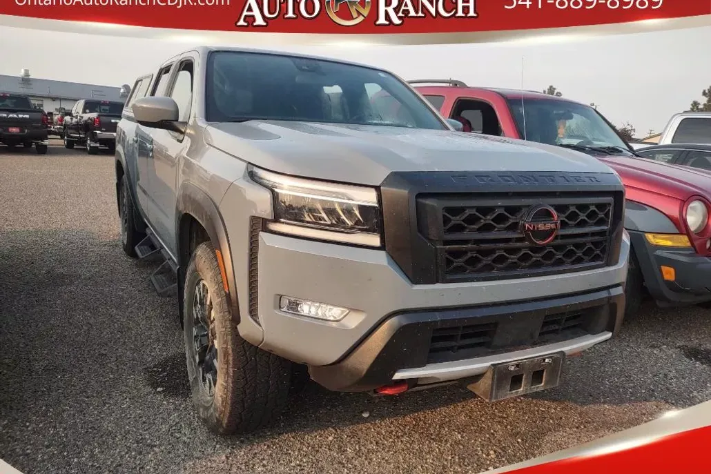 2023 Nissan Frontier PRO-4X Crew Cab photo 1