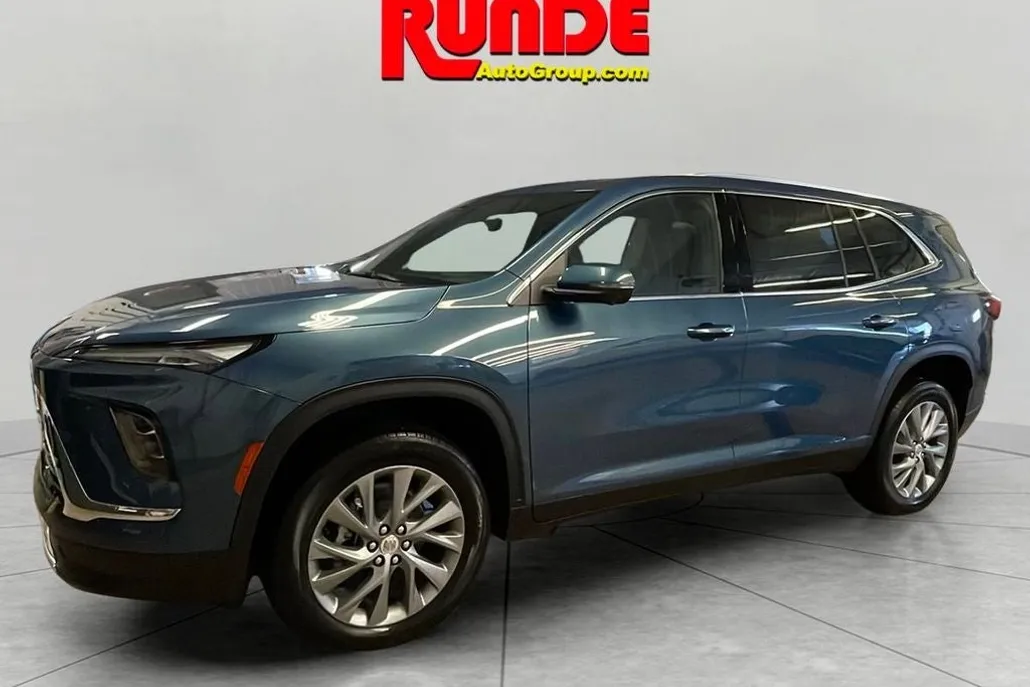 2026 Buick Enclave Preferred photo 1