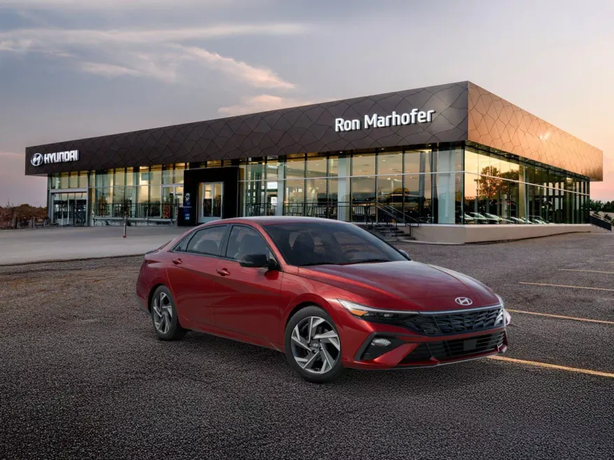 2025 Hyundai Elantra SEL Sport photo 1