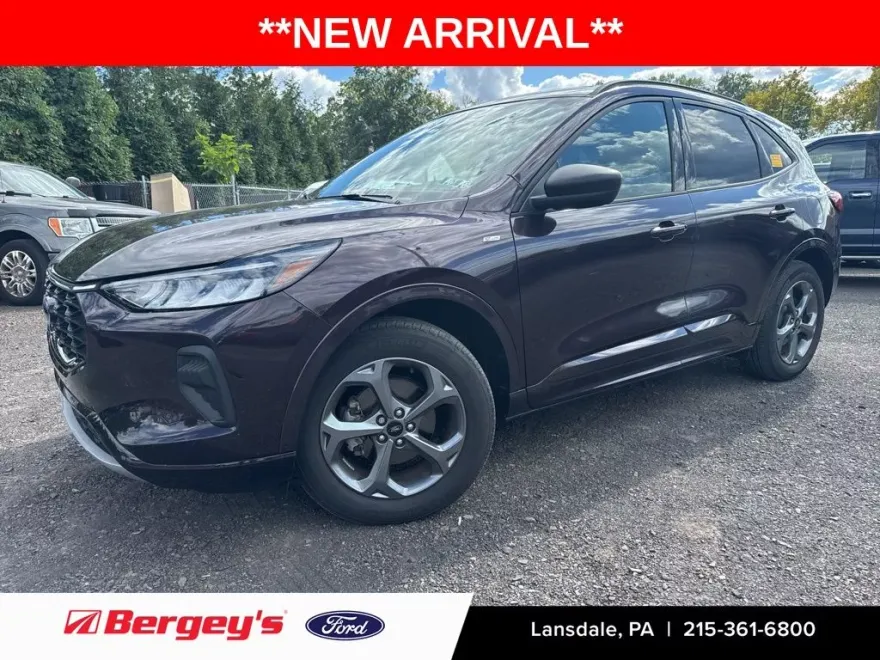 2023 Ford Escape ST-Line photo 1