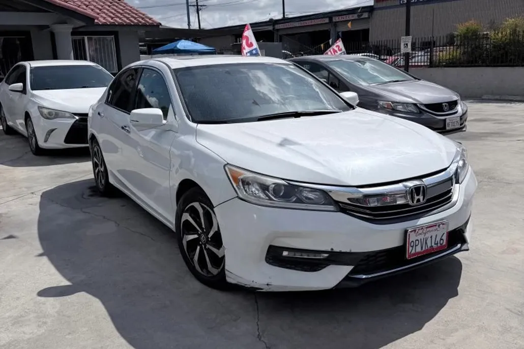 2016 Honda Accord EX photo 1