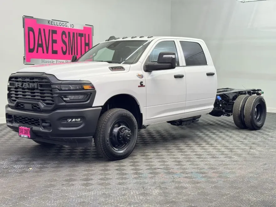 2025 Ram 3500 Tradesman photo 1