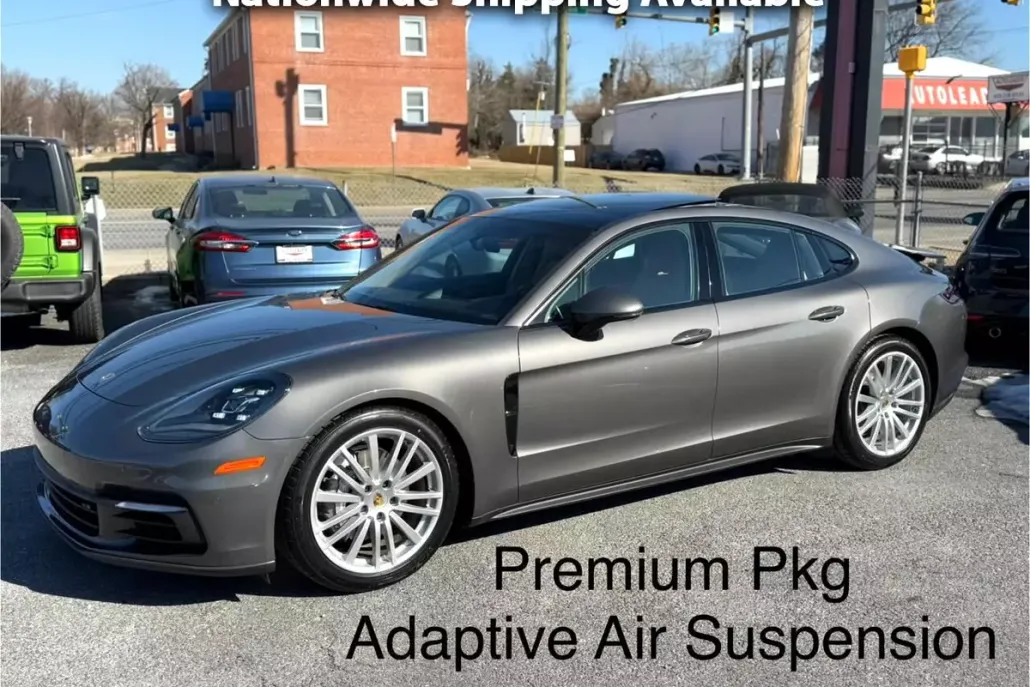 2017 Porsche Panamera Base photo 1