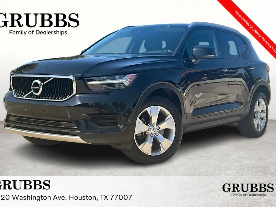 2022 Volvo XC40 Momentum photo 1