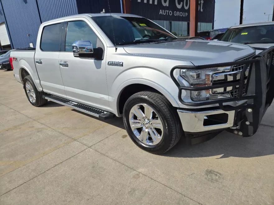 2019 Ford F-150 Lariat photo 1