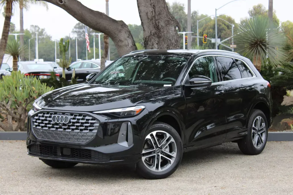 2025 Audi Q5 Premium TFSI photo 1