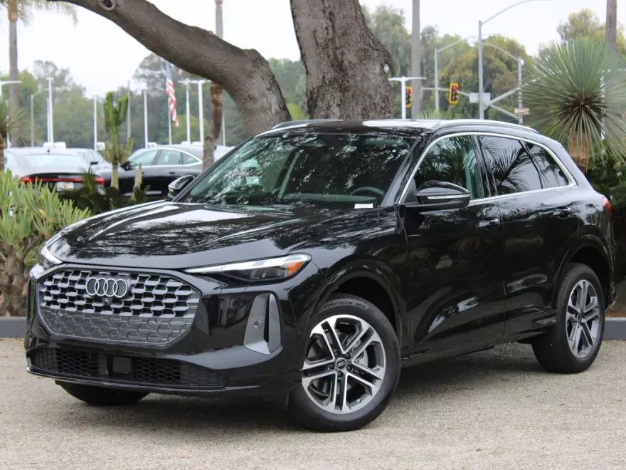 2025 Audi Q5 Premium TFSI photo 1