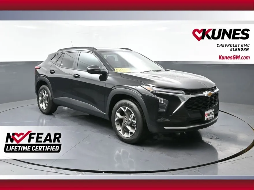 2025 Chevrolet Trax LT photo 1