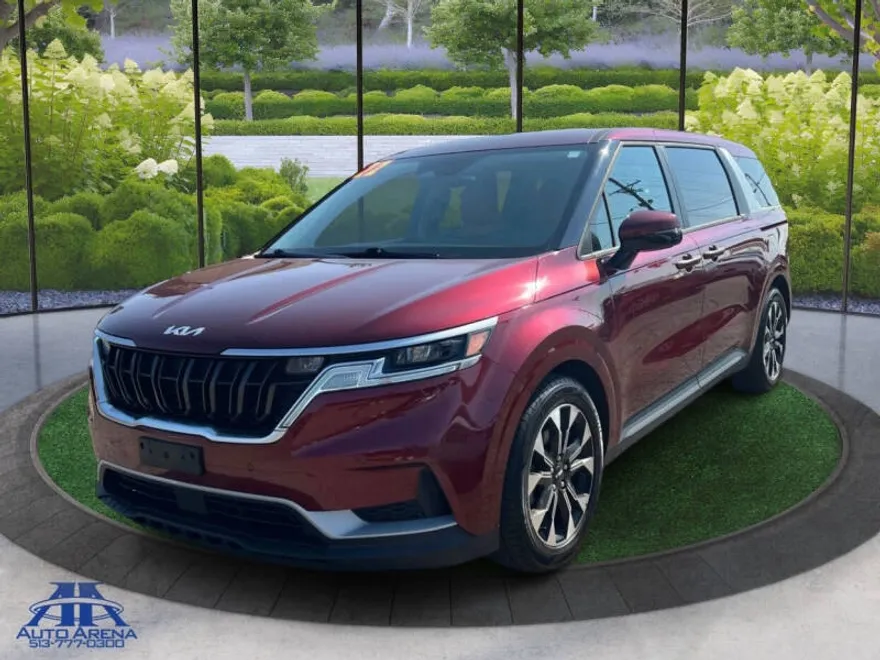 2022 Kia Carnival EX photo 1