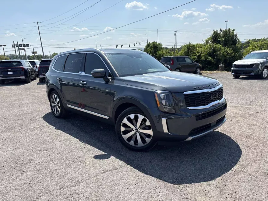 2022 Kia Telluride EX photo 1