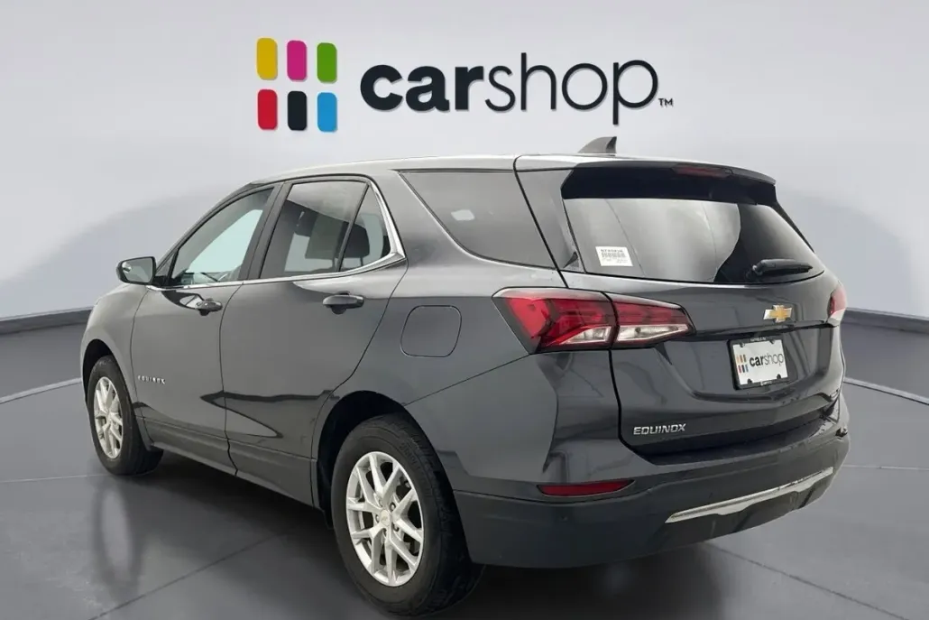 2022 Chevrolet Equinox LT photo 1