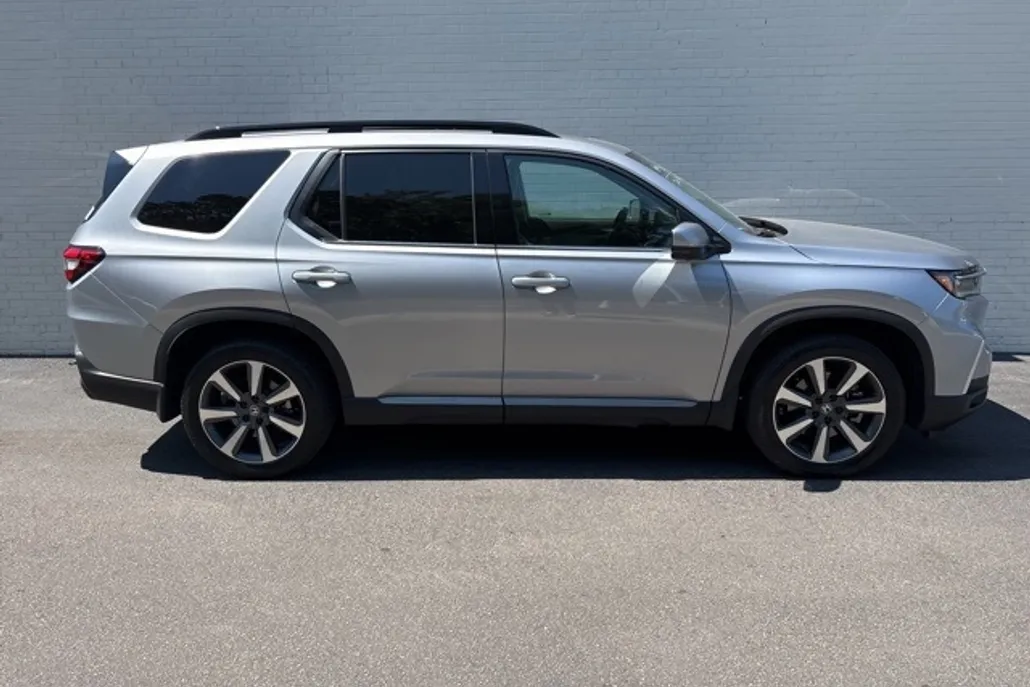 2025 Honda Pilot Elite photo 1