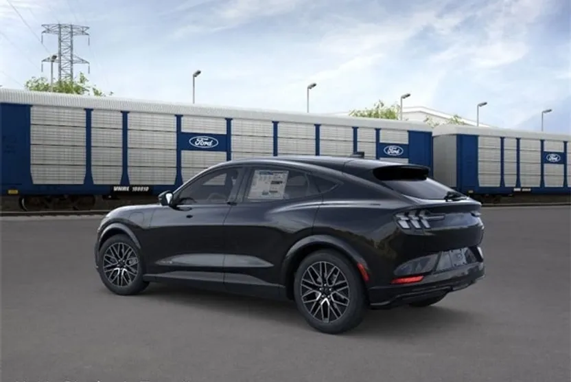 2025 Ford Mustang Mach-E Premium photo 1