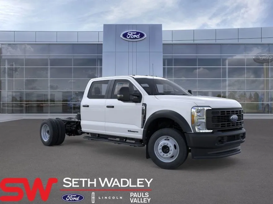 2025 Ford F-550 photo 1