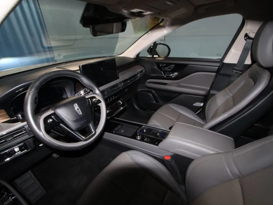 2024 Lincoln Corsair Grand Touring photo 1