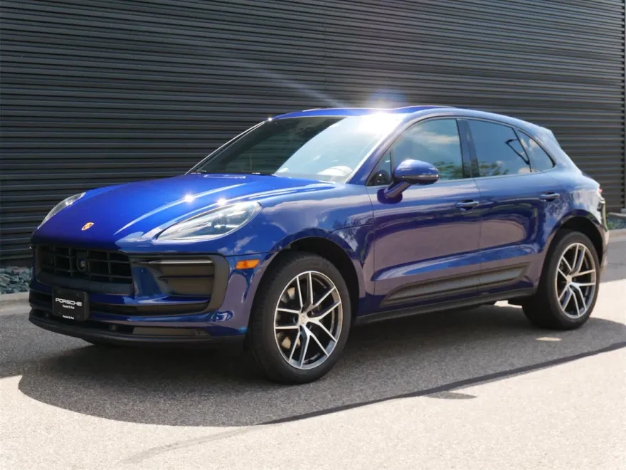 2025 Porsche Macan photo 1