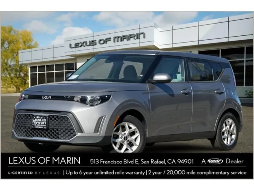 2023 Kia Soul LX photo 1