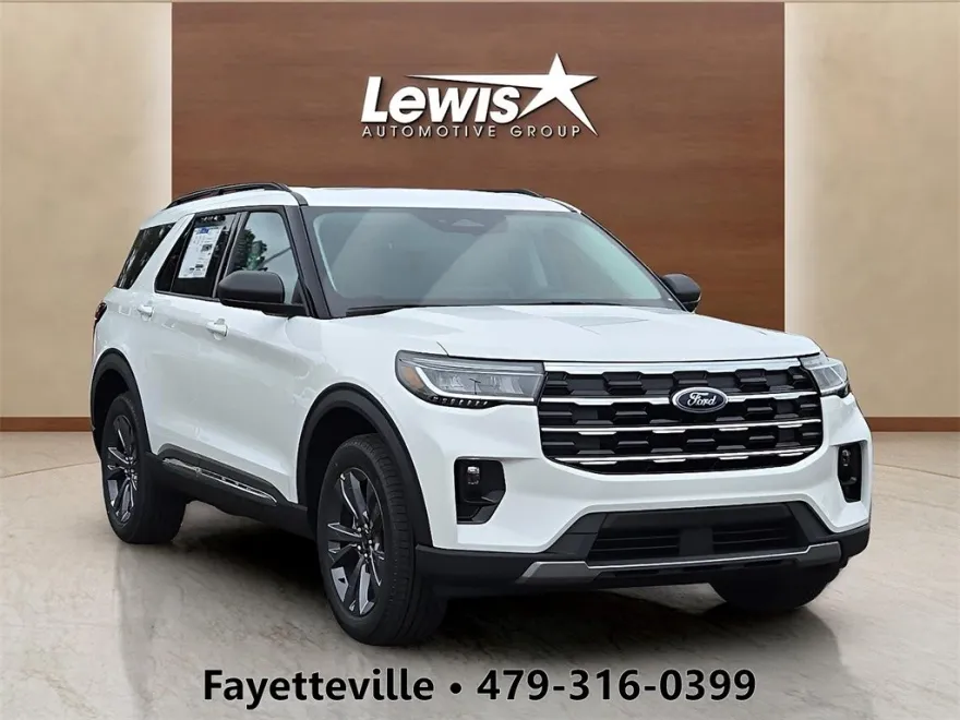 2025 Ford Explorer photo 1