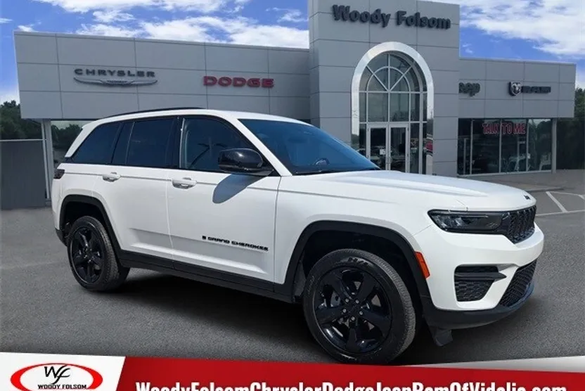 2025 Jeep Grand Cherokee Altitude photo 1