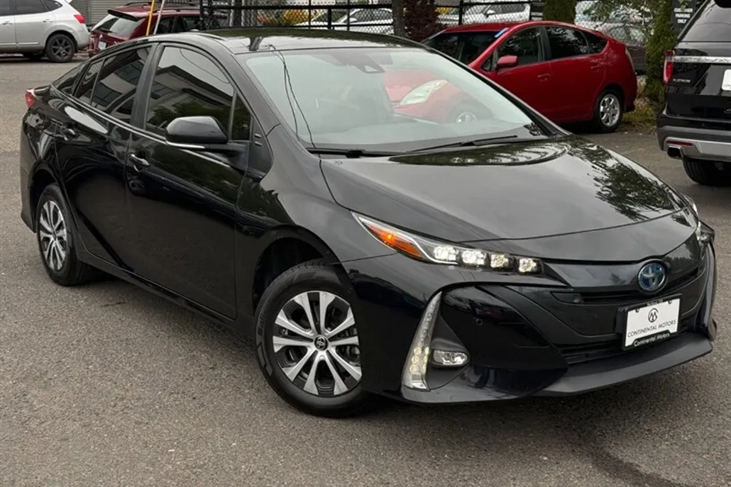 2022 Toyota Prius Prime Limited photo 1