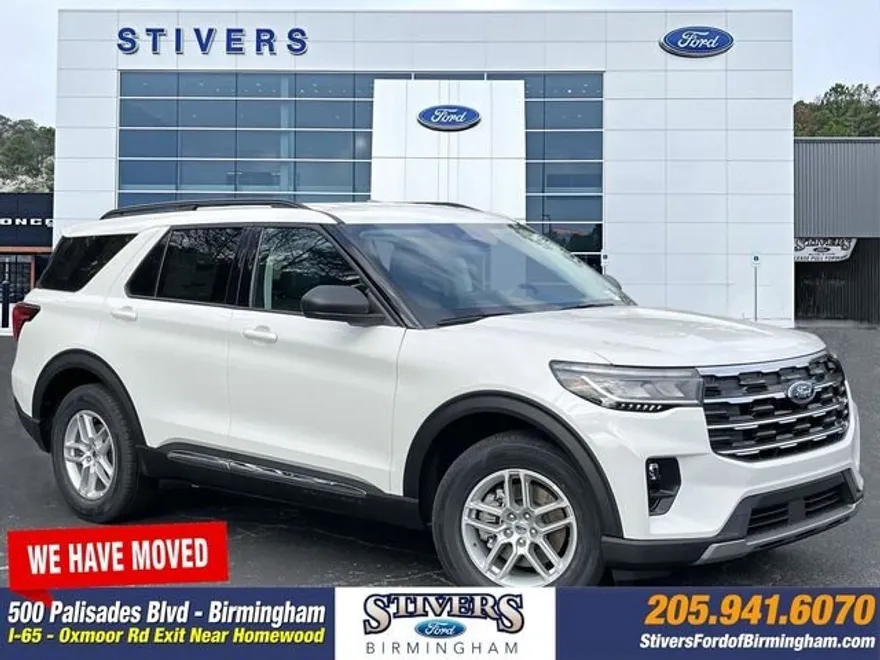 2025 Ford Explorer photo 1