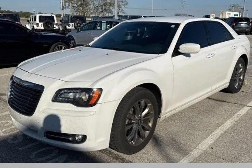 2014 Chrysler 300 S photo 1