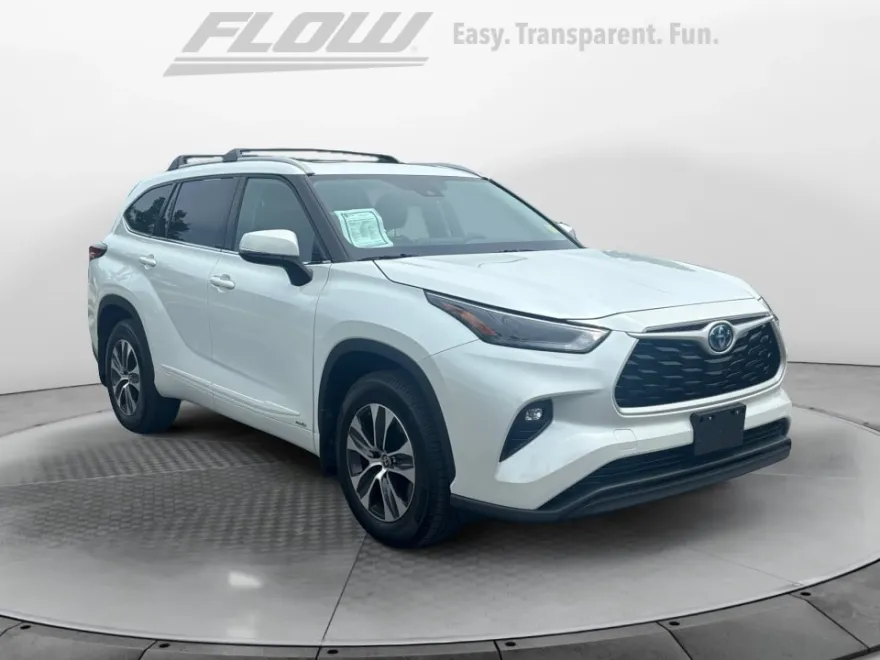 2022 Toyota Highlander Hybrid XLE photo 1