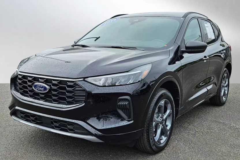 2024 Ford Escape ST-Line photo 1