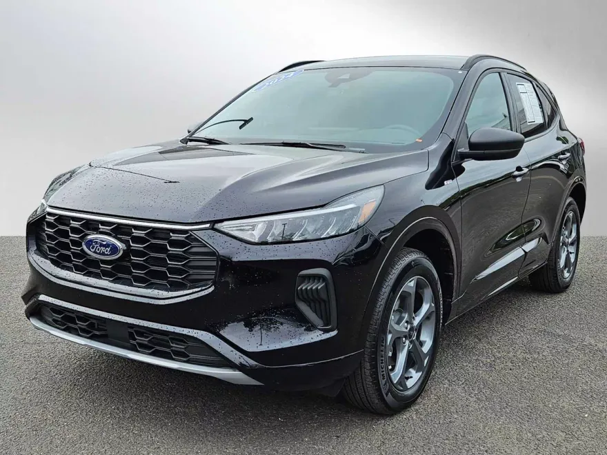 2024 Ford Escape ST-Line photo 1