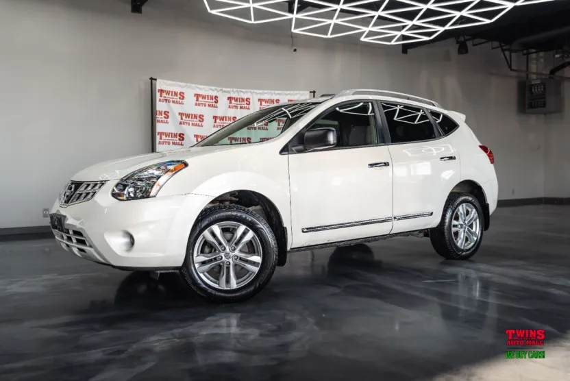 2015 Nissan Rogue Select S photo 1