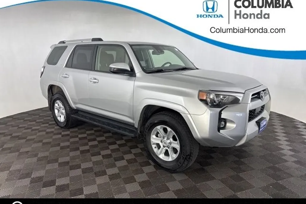 2024 Toyota 4Runner SR5 4WD photo 1