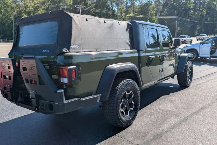 2023 Jeep Gladiator Sport photo 1