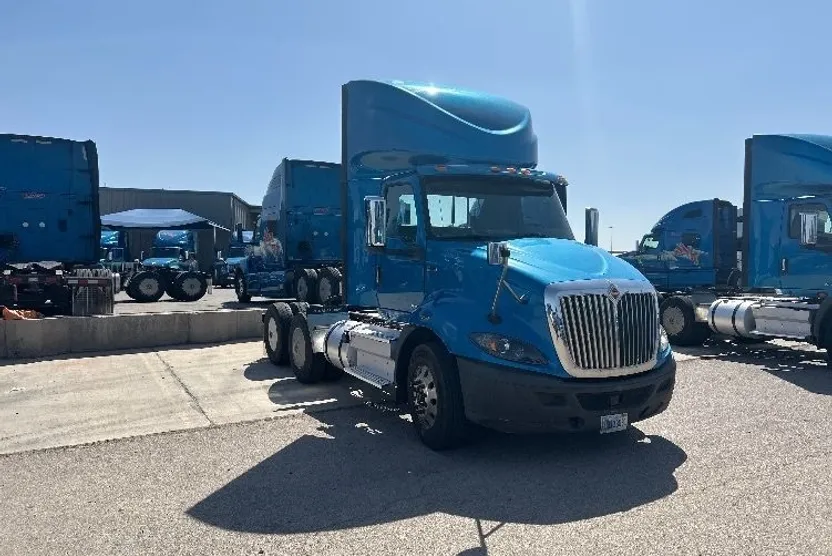 2019 International RH613 RH photo 1
