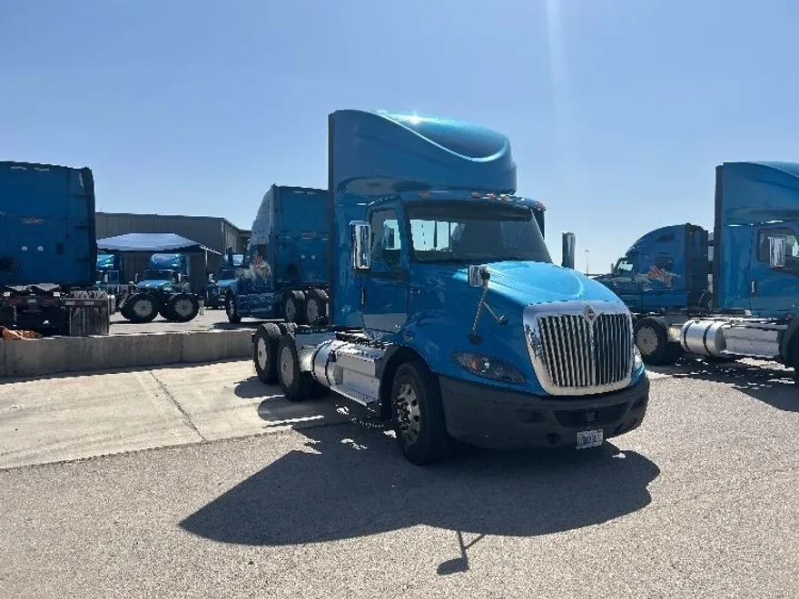 2019 International RH613 RH photo 1