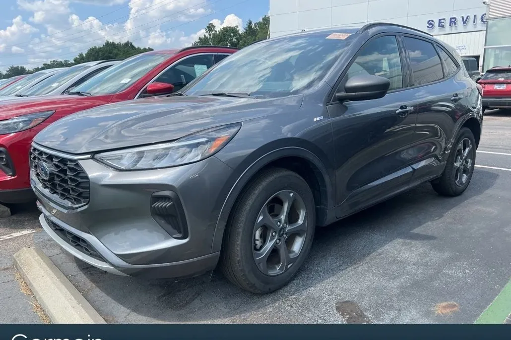 2023 Ford Escape ST-Line photo 1