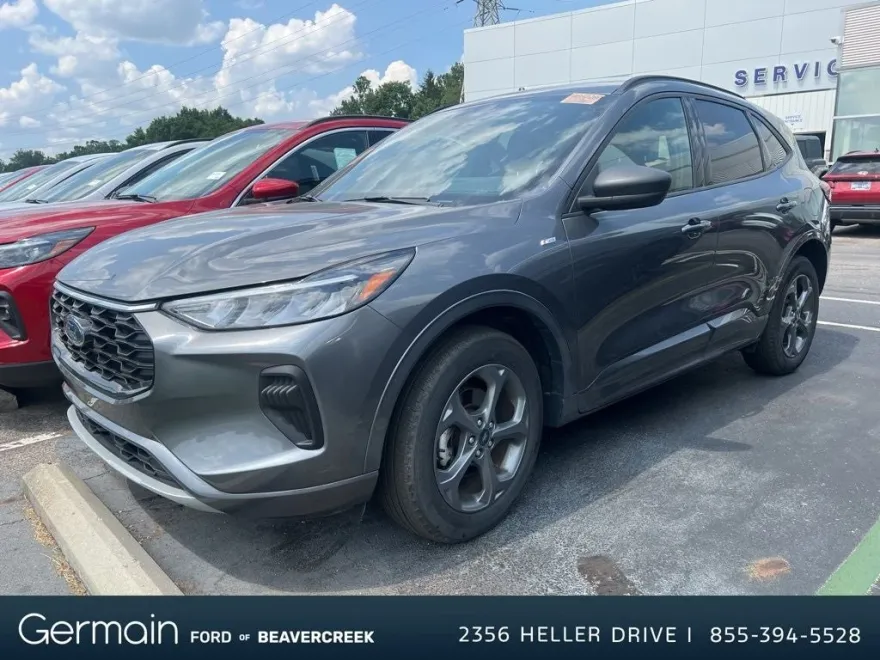 2023 Ford Escape ST-Line photo 1