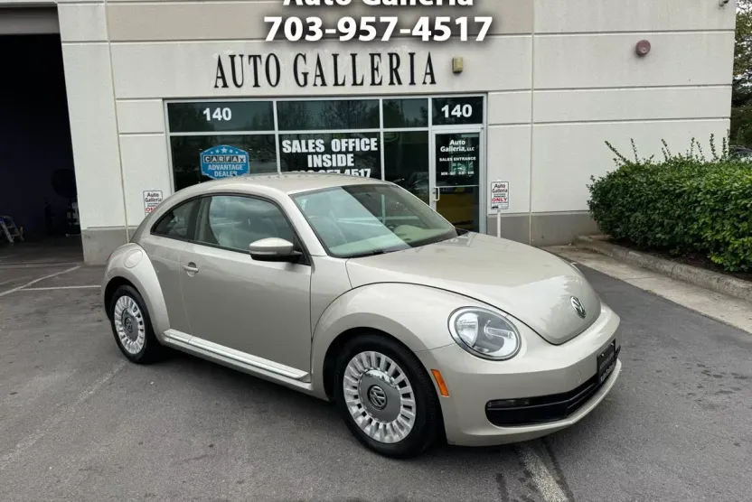2013 Volkswagen Beetle 2.5L photo 1