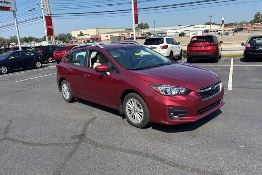 2018 Subaru Impreza 2.0i Premium photo 1